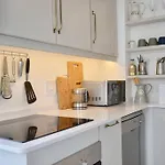 Spacious 3 Bedroom Home Green Point