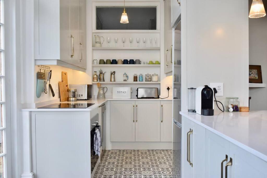 Spacious 3 Bedroom Point *