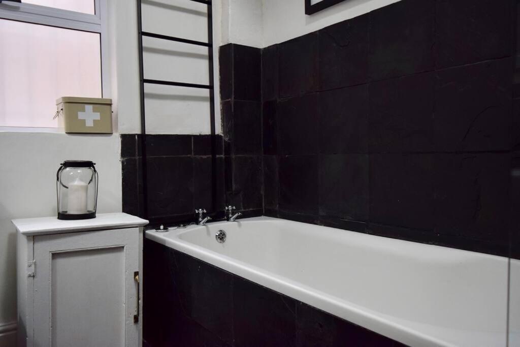 Spacious 3 Bedroom Point Holiday home